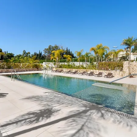 Benalus 4-bedroom Duplex In Golden Mile Apartment