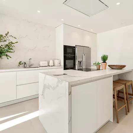 Benalus 4-bedroom Duplex In Golden Mile Marbella