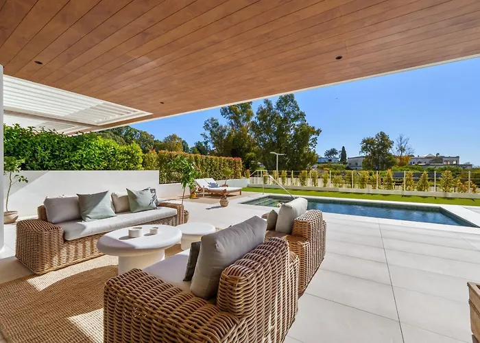 Benalus 4-bedroom Duplex In Golden Mile