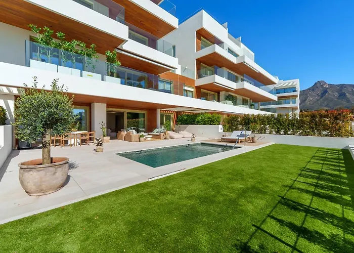 Benalus 4-bedroom Duplex In Golden Mile *