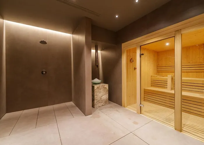 Lejlighed Benalus 4-bedroom Duplex In Golden Mile Marbella