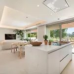Διαμέρισμα Benalus 4-bedroom Duplex In Golden Mile