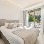 Benalus 4-bedroom Duplex In Golden Mile Διαμέρισμα