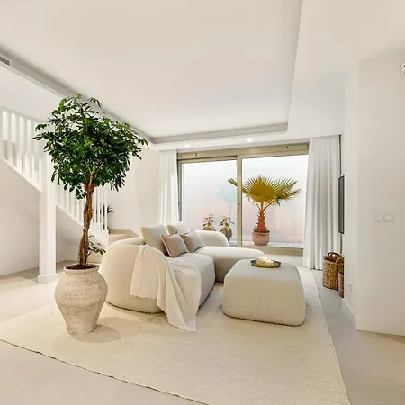 Benalus 4-bedroom Duplex In Golden Mile 马尔韦利亚