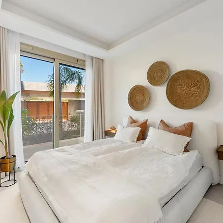 Benalus 4-bedroom Duplex In Golden Mile 公寓