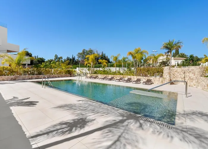 Benalus 4-bedroom Duplex In Golden Mile Apartment