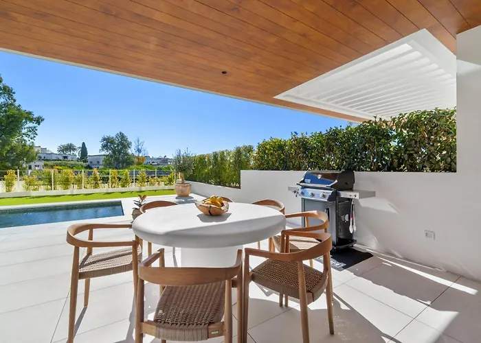 Benalus 4-bedroom Duplex In Golden Mile Apartment *