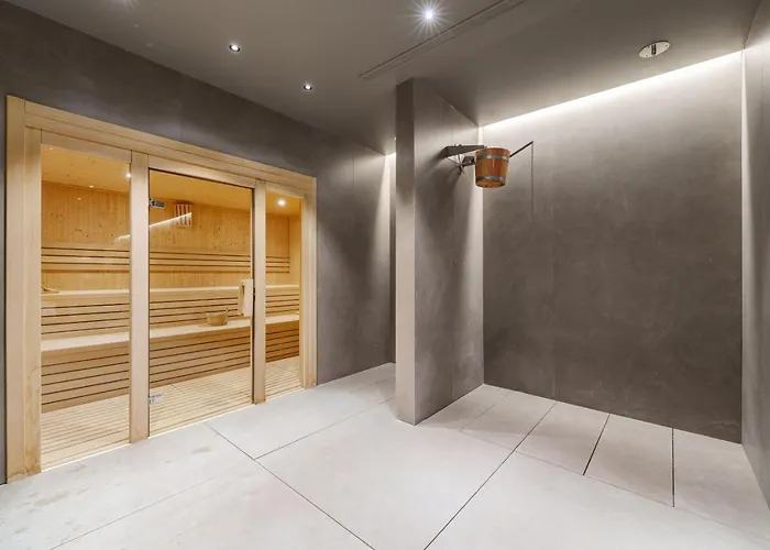 Benalus 4-bedroom Duplex In Golden Mile Apartment Marbella