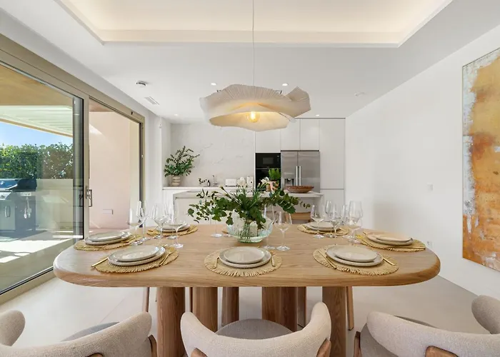 Benalus 4-bedroom Duplex In Golden Mile 马尔韦利亚