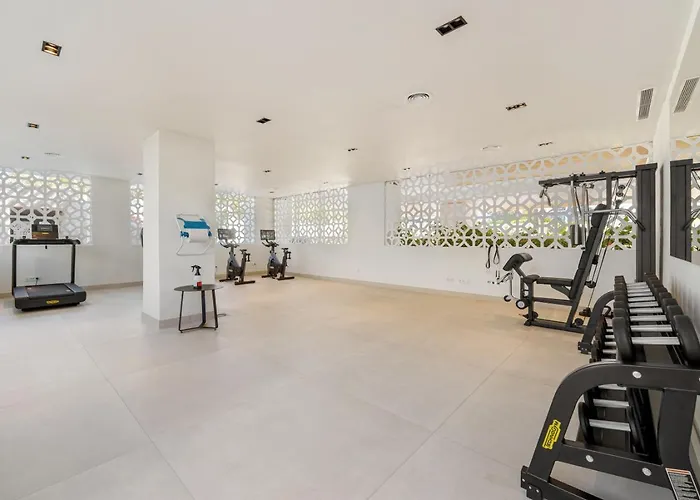 Benalus 4-bedroom Duplex In Golden Mile * 马尔韦利亚