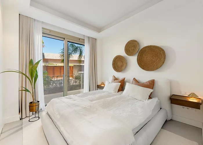 Benalus 4-bedroom Duplex In Golden Mile 公寓