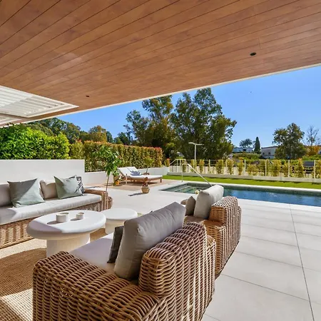 Benalus 4-bedroom Duplex In Golden Mile