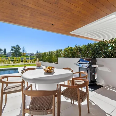 Benalus 4-bedroom Duplex In Golden Mile דירה *