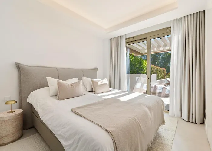Benalus 4-bedroom Duplex In Golden Mile Appartement
